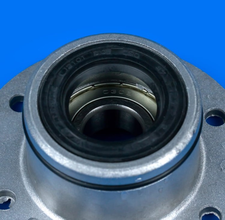 d25bc544bfa72f62d2ad6d9b3c356940