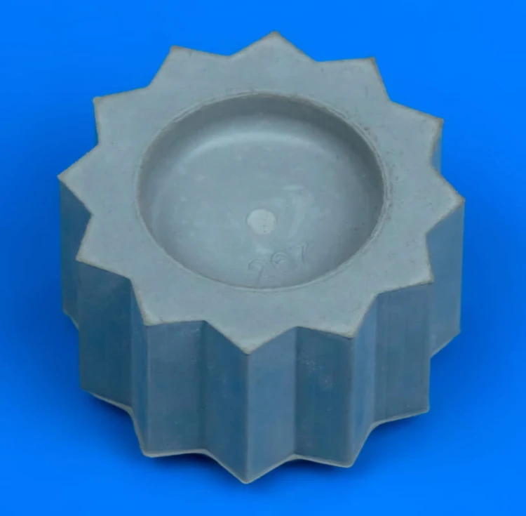 23598ca818223c273e512940f42a8096